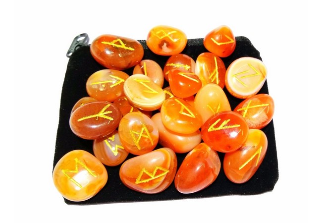 Red Carnelian Rune Set