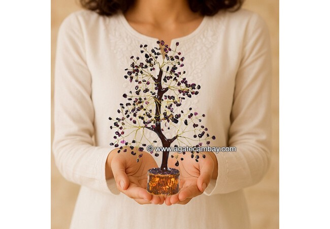 Garnet Tree with Golden Wire (300 Chips)